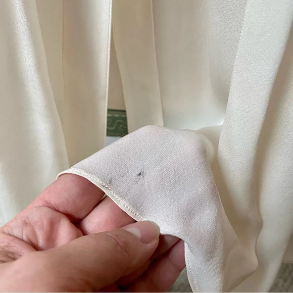 Elizabeth and James Pleated Silk Front Blouse XS Ivory Long Sleeve Designer Top - Picture 4 of 12